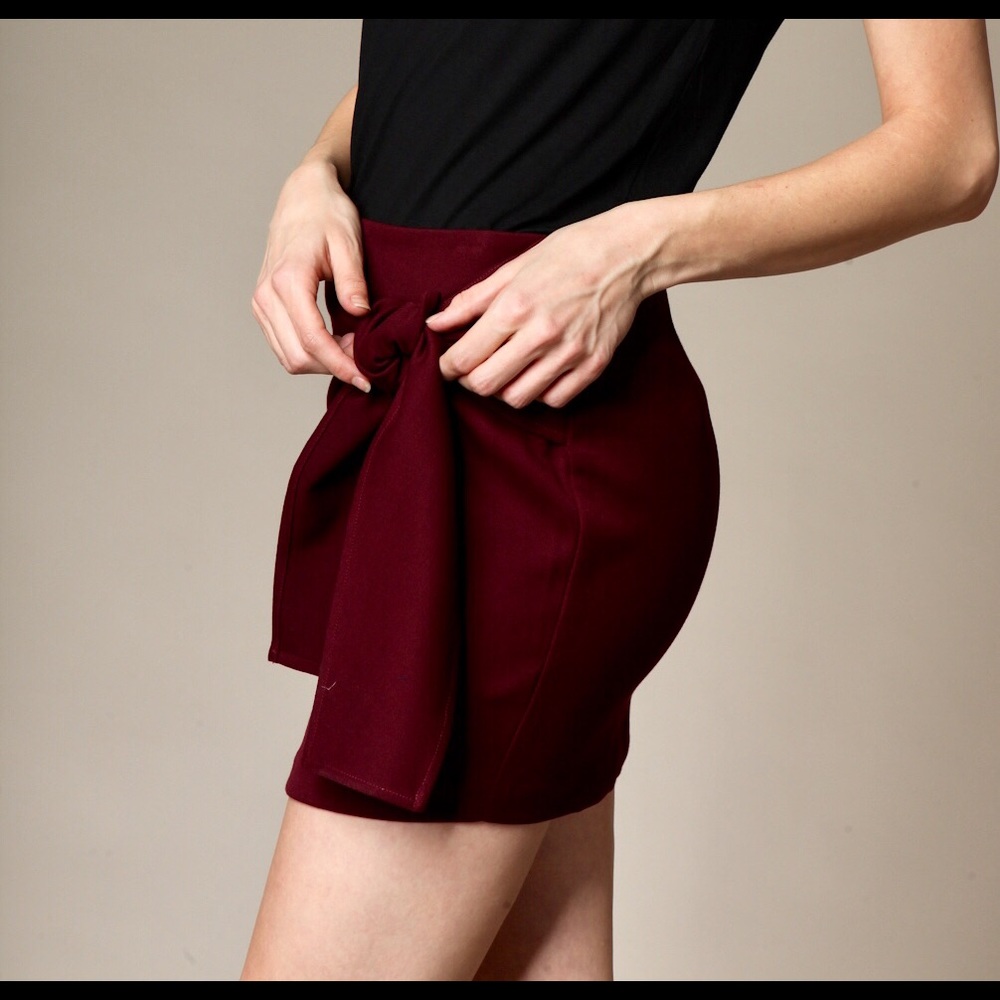 BURGUNDY SIDE TIE STRETCH SKIRT MED WEIGHT - Picture 8 of 8